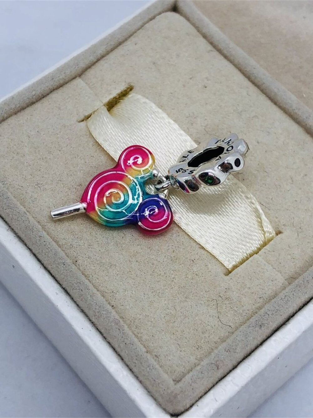 ✨🔥PANDORA Disney lollipop ear mickey charm - Picture 4 of 5